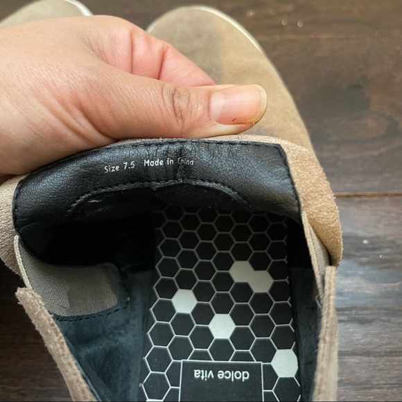 Dolce Vita Beige Suede Flat Ankle Boots size 7.5 - Picture 9 of 10